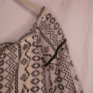 Saylor women's XS‎ long sleeve romper embroidered pattern black & cream Boho